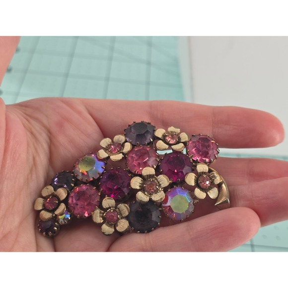 Albert Weiss Vintage Pink Purple Rhinestone Brooch & Clip Earrings Set Signed - Picture 10 of 10